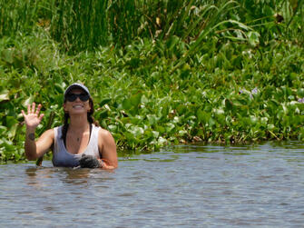 Planting bulrush to restore Lake De Cade - 2023